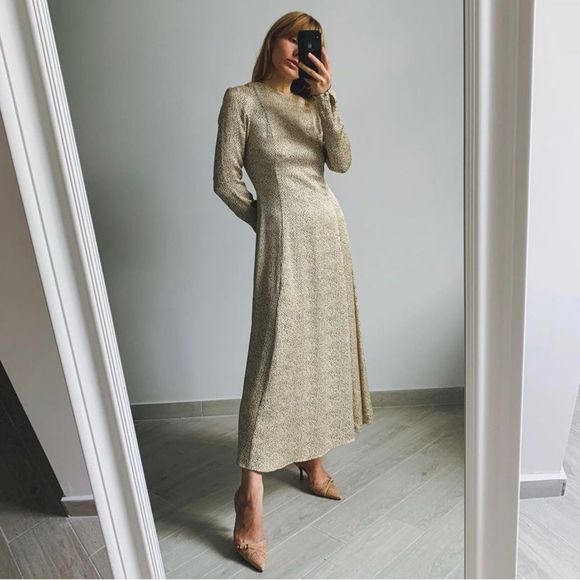 Zara Dresses & Skirts - Zara Midi Dress Round Neck Long Sleeve